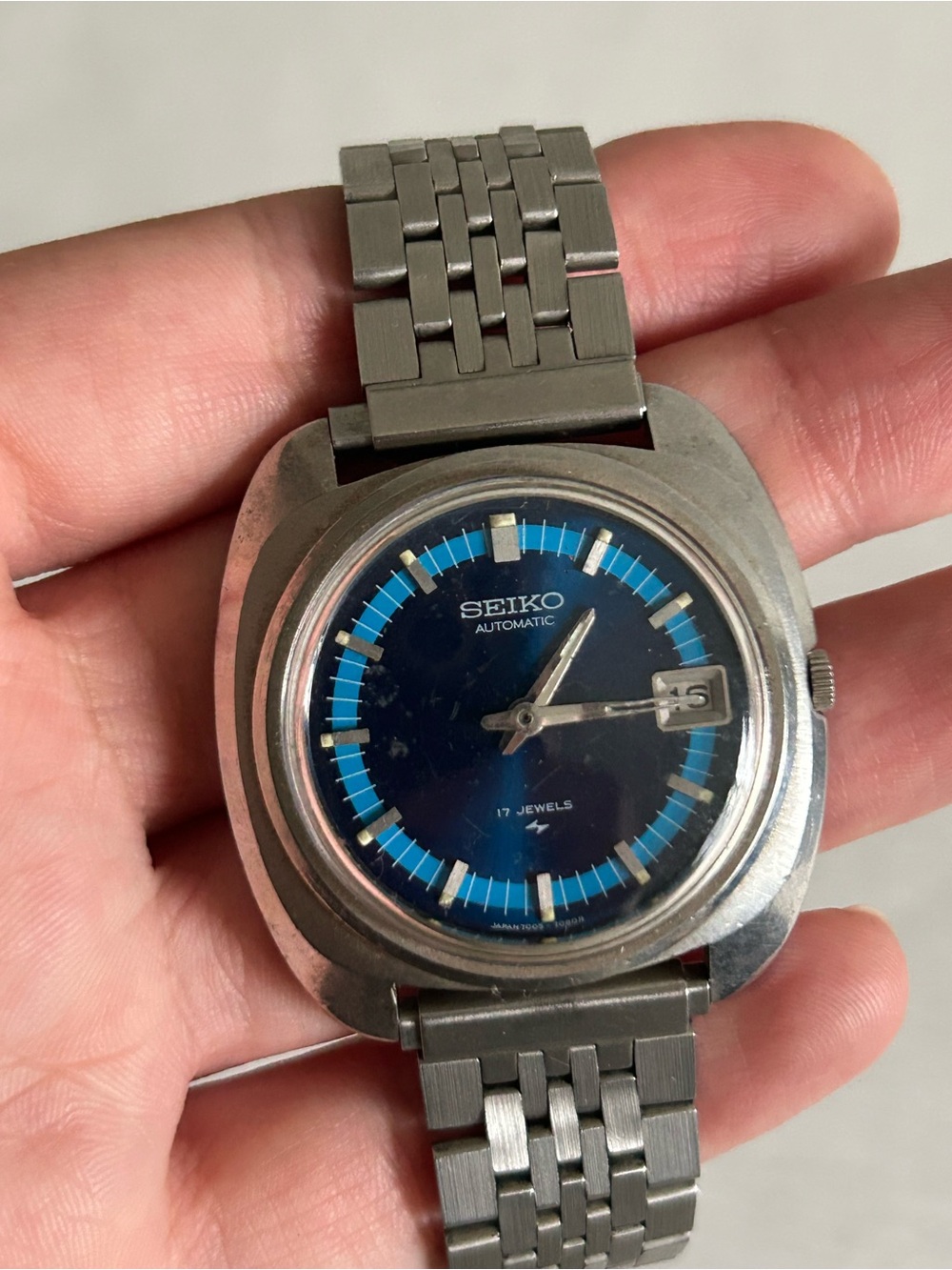Vintage Seiko Automatic Watch - Blue Dial with Light Blue Accents